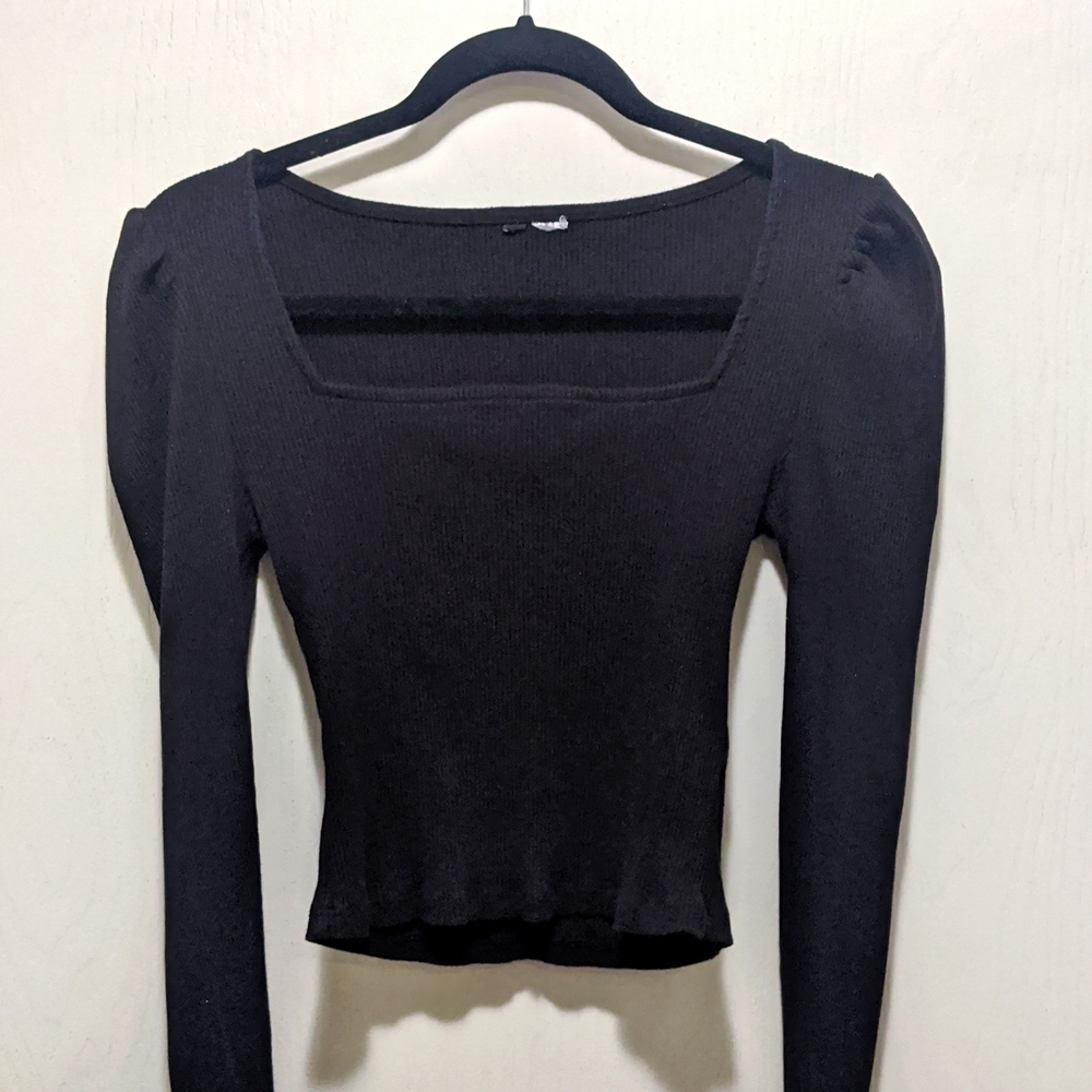Black Ribbed puff sleeves top
